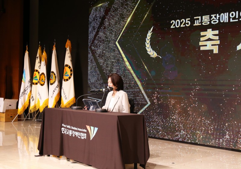 14. 최보윤의원 축사02.JPG